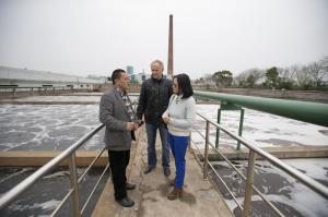 黃總帶德國(guó)外商參觀(guān)污水處理工藝 (3)